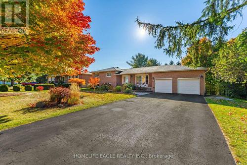 215 Valley View Drive, Innisfil, ON - Outdoor With Facade