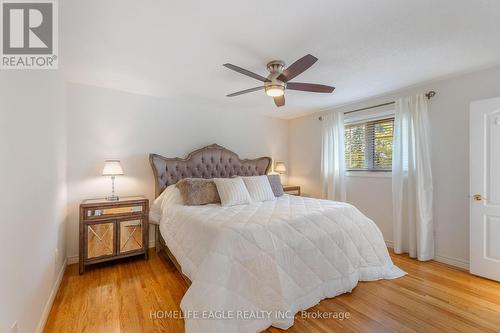 215 Valley View Drive, Innisfil, ON - Indoor Photo Showing Bedroom