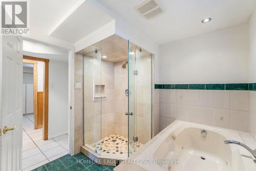 215 Valley View Drive, Innisfil, ON - Indoor Photo Showing Bathroom