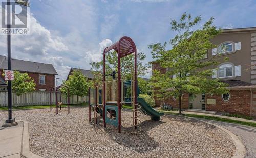 29 - 137 Sydenham Wells N, Barrie, ON - Outdoor