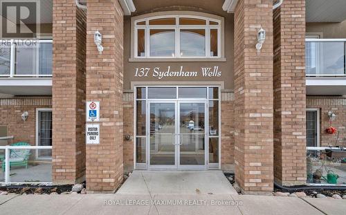 29 - 137 Sydenham Wells N, Barrie, ON - Outdoor