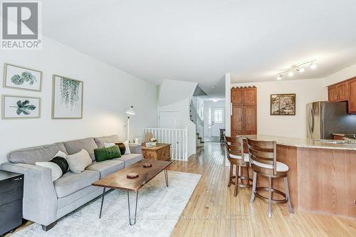 85 Foxborough Drive, Hamilton, ON - Indoor Photo Showing Living Room