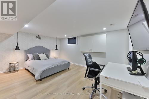 370 Goodram Drive, Burlington, ON - Indoor Photo Showing Bedroom