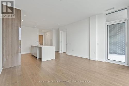 403 - 42 Mill Street, Halton Hills, ON - Indoor Photo Showing Kitchen