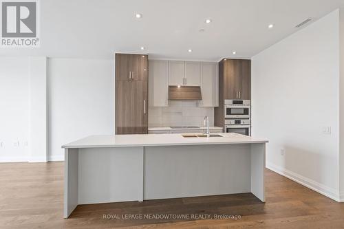 403 - 42 Mill Street, Halton Hills, ON - Indoor Photo Showing Kitchen With Double Sink