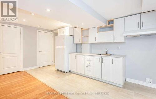 Bsmt - 4 Ruth Avenue W, Brampton, ON - Indoor Photo Showing Kitchen