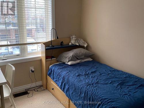 16 - 541 Winston Road, Grimsby, ON - Indoor Photo Showing Bedroom