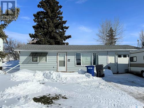 504 3Rd Street W, Meadow Lake, SK - Outdoor