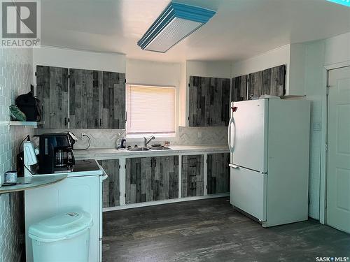 504 3Rd Street W, Meadow Lake, SK - Indoor Photo Showing Kitchen With Double Sink