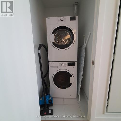 807 - 1195 The Queensway, Toronto, ON - Indoor Photo Showing Laundry Room