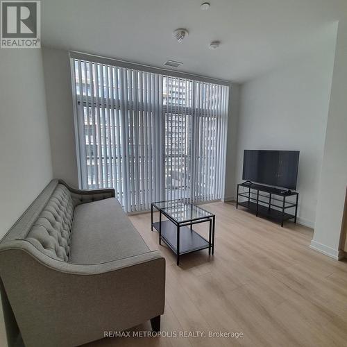 807 - 1195 The Queensway, Toronto, ON - Indoor Photo Showing Living Room