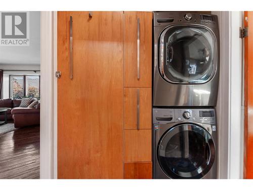 74 Preston Avenue, Penticton, BC - Indoor Photo Showing Laundry Room