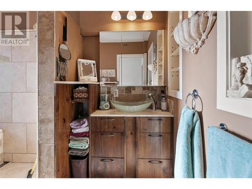 74 Preston Avenue, Penticton, BC - Indoor Photo Showing Bathroom