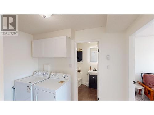 2008 2Nd  S Street Unit# 1, Cranbrook, BC - Indoor Photo Showing Laundry Room