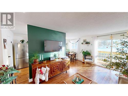 2008 2Nd  S Street Unit# 1, Cranbrook, BC - Indoor Photo Showing Living Room