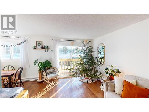 2008 2Nd  S Street Unit# 1, Cranbrook, BC - Indoor Photo Showing Living Room