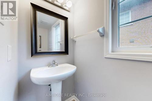 35 Edwin Pearson Street, Aurora, ON - Indoor Photo Showing Bathroom