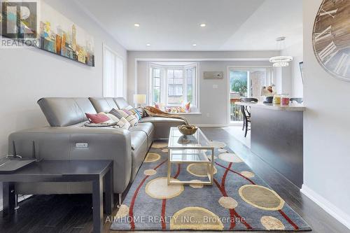 35 Edwin Pearson Street, Aurora, ON - Indoor Photo Showing Living Room