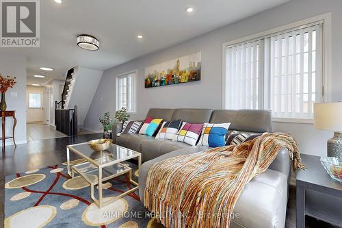 35 Edwin Pearson Street, Aurora, ON - Indoor Photo Showing Living Room