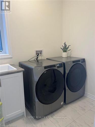 10 Simona Avenue, Wasaga Beach, ON - Indoor Photo Showing Laundry Room