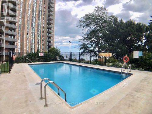 605 - 5250 Lakeshore Road, Burlington, ON - Outdoor With In Ground Pool