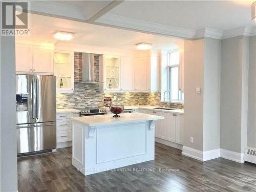 605 - 5250 Lakeshore Road, Burlington, ON - Indoor Photo Showing Kitchen With Stainless Steel Kitchen With Upgraded Kitchen