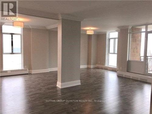 605 - 5250 Lakeshore Road, Burlington, ON - Indoor Photo Showing Other Room