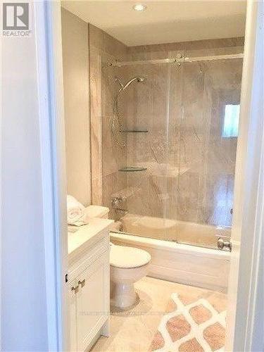 605 - 5250 Lakeshore Road, Burlington, ON - Indoor Photo Showing Bathroom