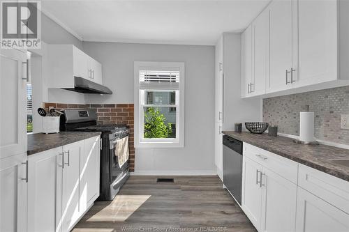 64 Moore Street, Wheatley, ON - Indoor Photo Showing Kitchen