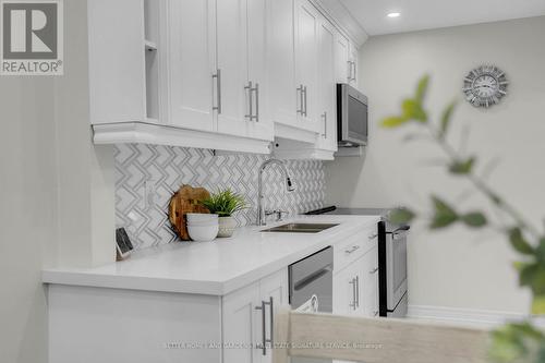 42 Ellis Drive, Brampton, ON - Indoor Photo Showing Kitchen With Double Sink With Upgraded Kitchen