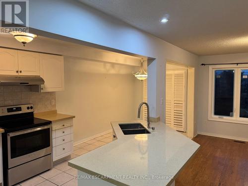 23 - 1575 South Parade Court, Mississauga, ON - Indoor Photo Showing Kitchen With Double Sink