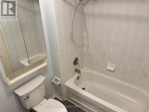 23 - 1575 South Parade Court, Mississauga, ON - Indoor Photo Showing Bathroom