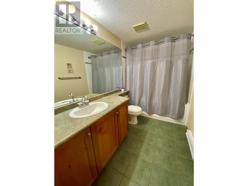 2050 Summit Drive Unit# 306, Panorama, BC - Indoor Photo Showing Bathroom