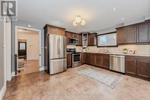 147 Fisher Mills Road, Cambridge, ON - Indoor Photo Showing Kitchen