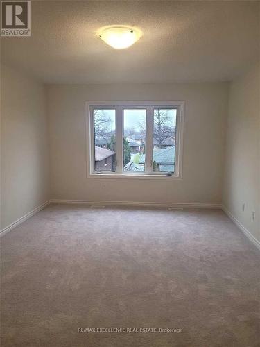 300 Okanagan Path, Oshawa, ON - Indoor Photo Showing Other Room