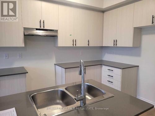 300 Okanagan Path, Oshawa, ON - Indoor Photo Showing Kitchen With Double Sink