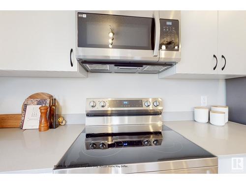 648 174 Av Ne, Edmonton, AB - Indoor Photo Showing Kitchen