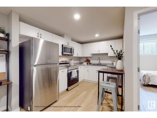 648 174 Av Ne, Edmonton, AB - Indoor Photo Showing Kitchen