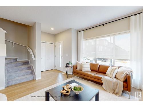 648 174 Av Ne, Edmonton, AB - Indoor Photo Showing Living Room