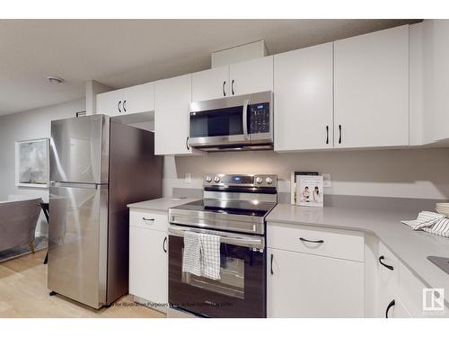 648 174 Av Ne, Edmonton, AB - Indoor Photo Showing Kitchen