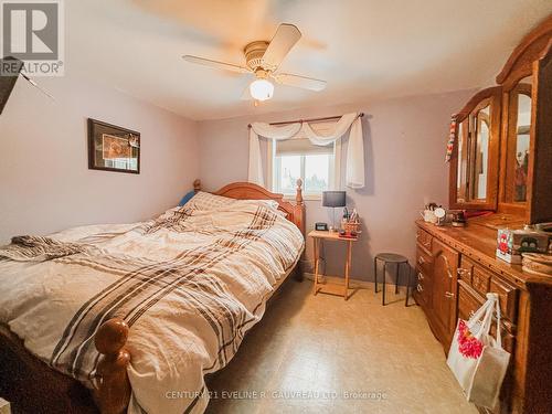 89 Rebecca Street, Temiskaming Shores (New Liskeard), ON - Indoor Photo Showing Bedroom