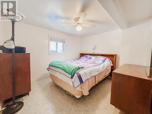 89 Rebecca Street, Temiskaming Shores (New Liskeard), ON - Indoor Photo Showing Bedroom