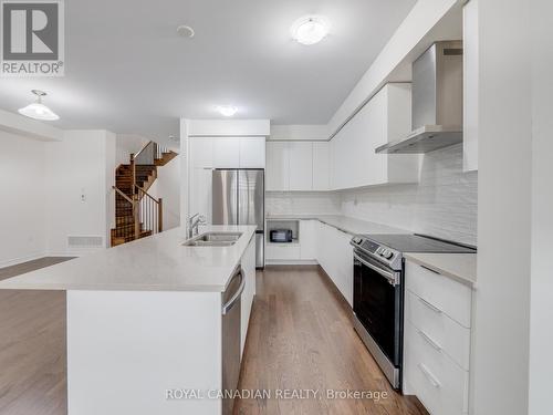 476 Bergamot Avenue, Milton, ON - Indoor Photo Showing Kitchen With Stainless Steel Kitchen With Double Sink With Upgraded Kitchen