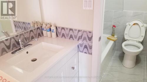 757 Ossington Avenue, Toronto, ON - Indoor Photo Showing Bathroom