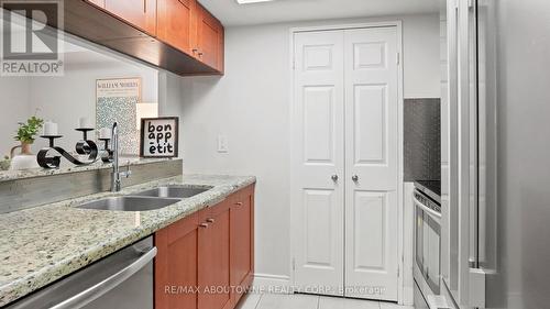 1801 - 285 Enfield Place, Mississauga, ON - Indoor Photo Showing Kitchen With Double Sink