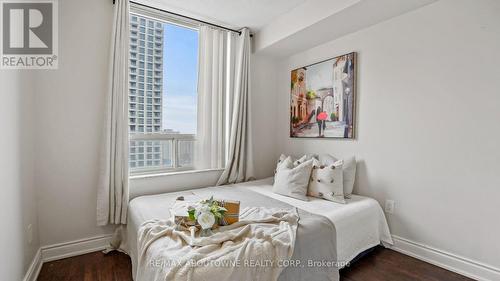 1801 - 285 Enfield Place, Mississauga, ON - Indoor Photo Showing Bedroom