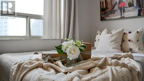 1801 - 285 Enfield Place, Mississauga, ON - Indoor Photo Showing Bedroom