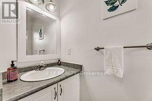 683B Wild Ginger Avenue, Waterloo, ON - Indoor Photo Showing Bathroom