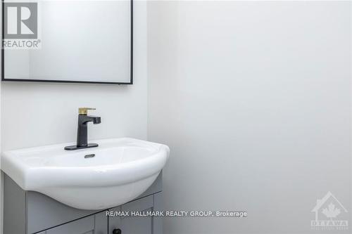 11 Kent Street, Smiths Falls, ON - Indoor Photo Showing Bathroom