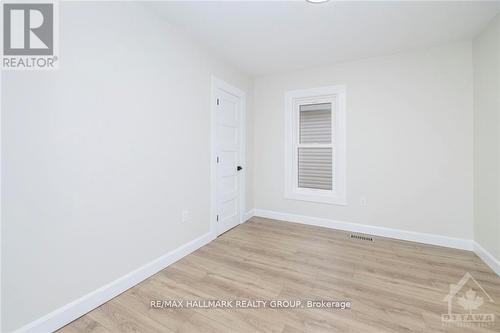 11 Kent Street, Smiths Falls, ON - Indoor Photo Showing Other Room